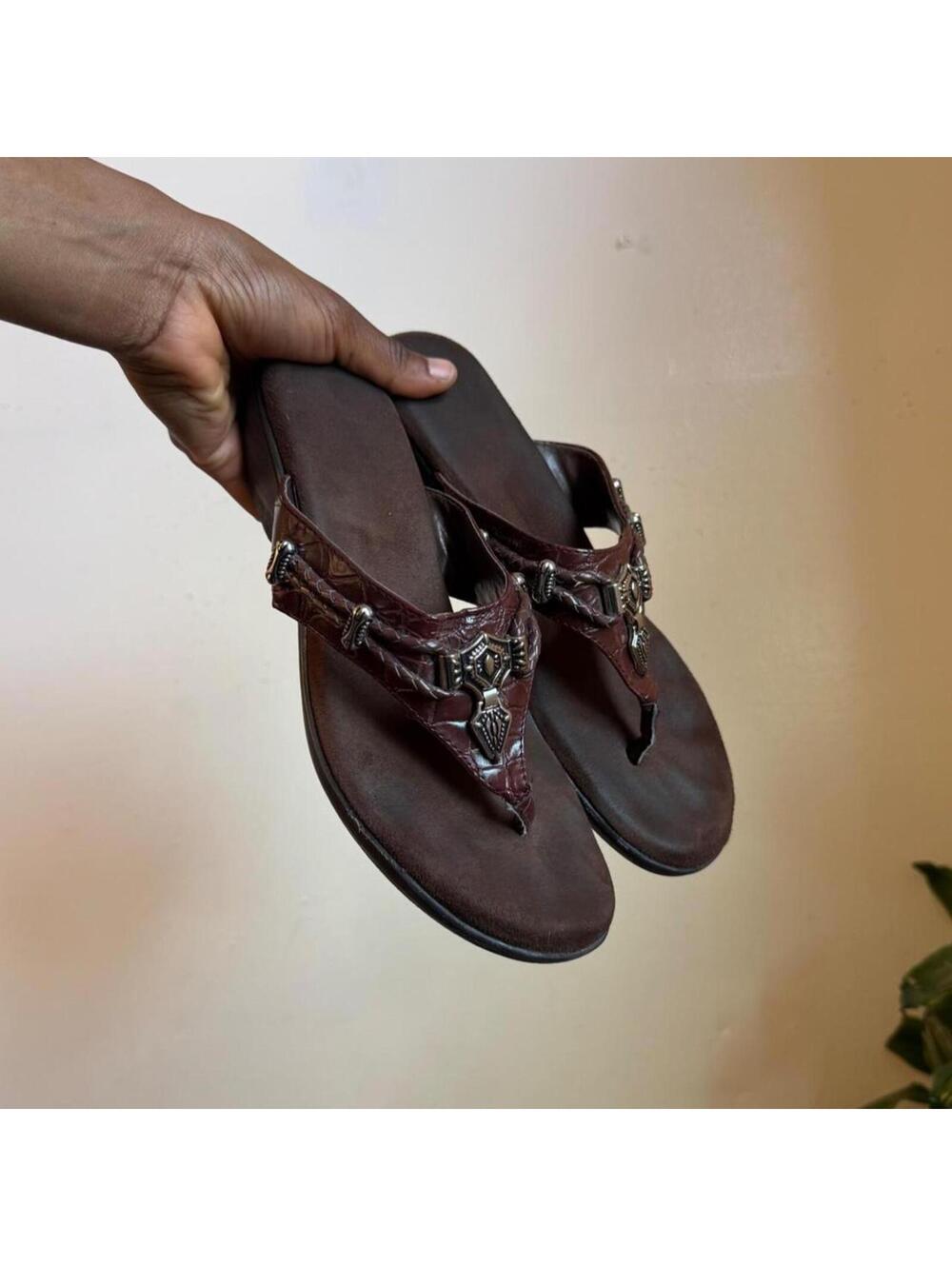 Y2K boho Croc Embossed Faux Leather Silver Concho sandals US 7.5